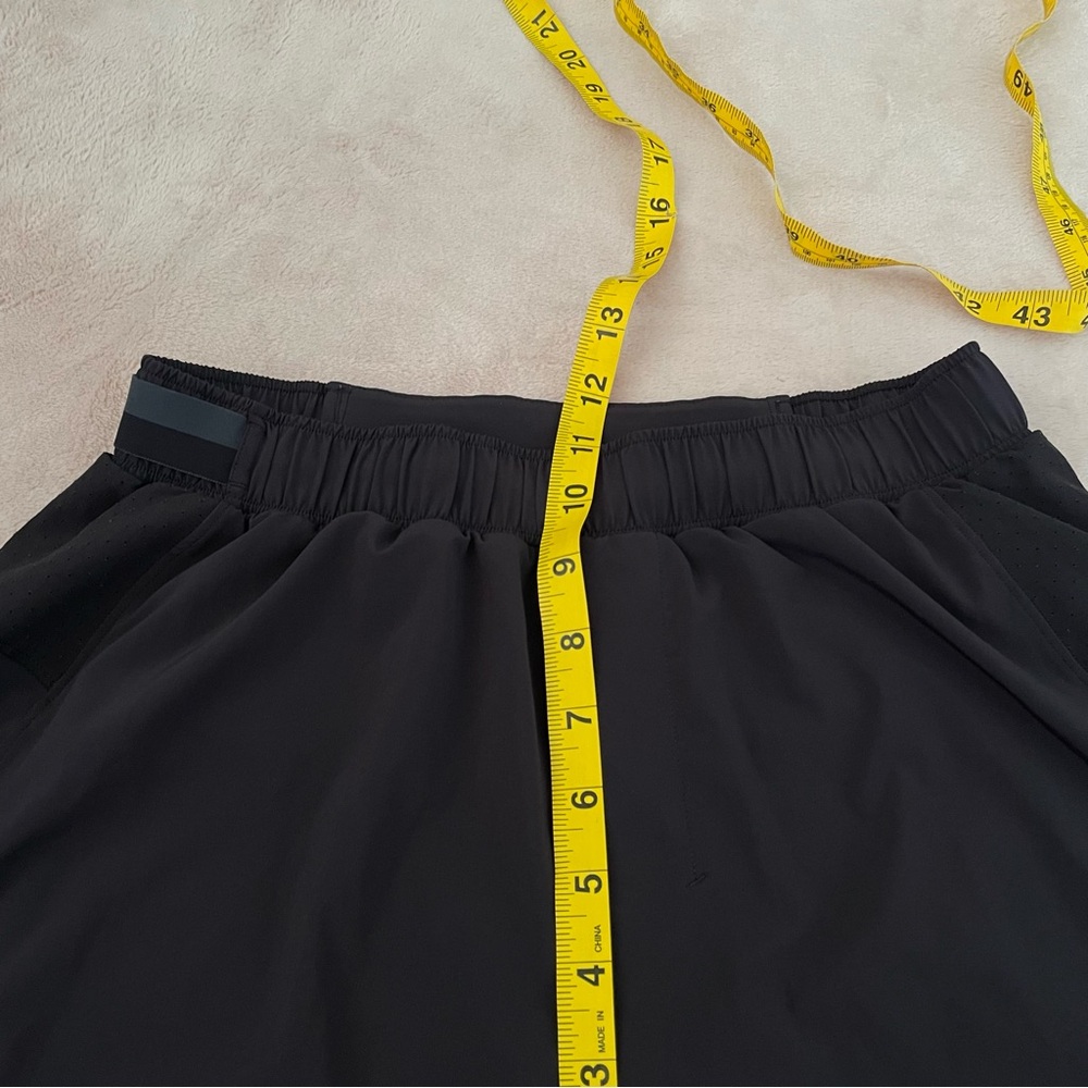 Lululemon short size S - Picture 12 of 13